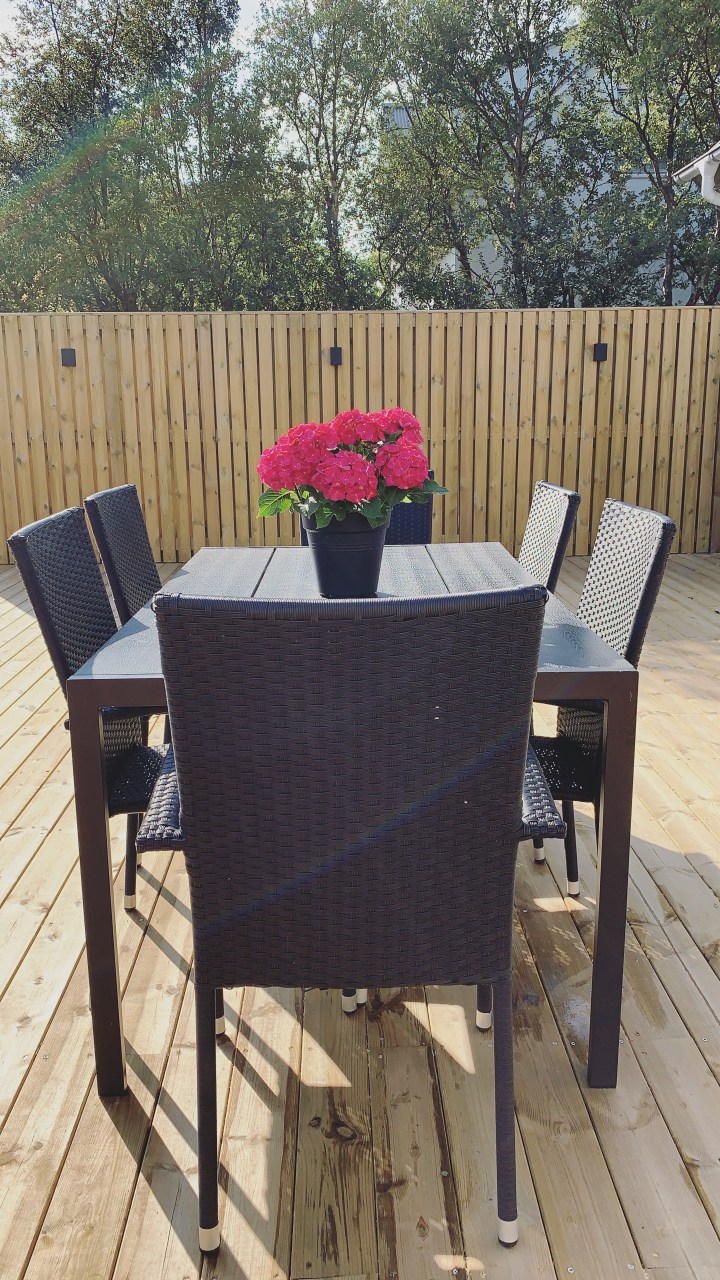 D1EE0B0D-0822-4083-8F7E-4ADEAA01B550